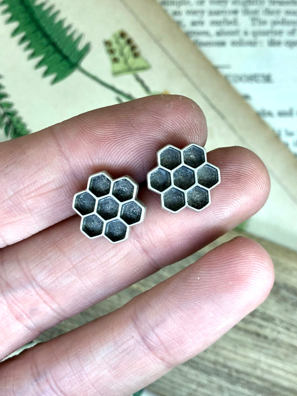 Honeycomb Studs