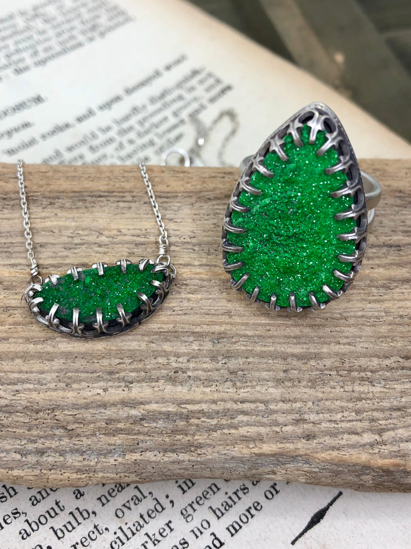 Sparks of Green Necklace 2